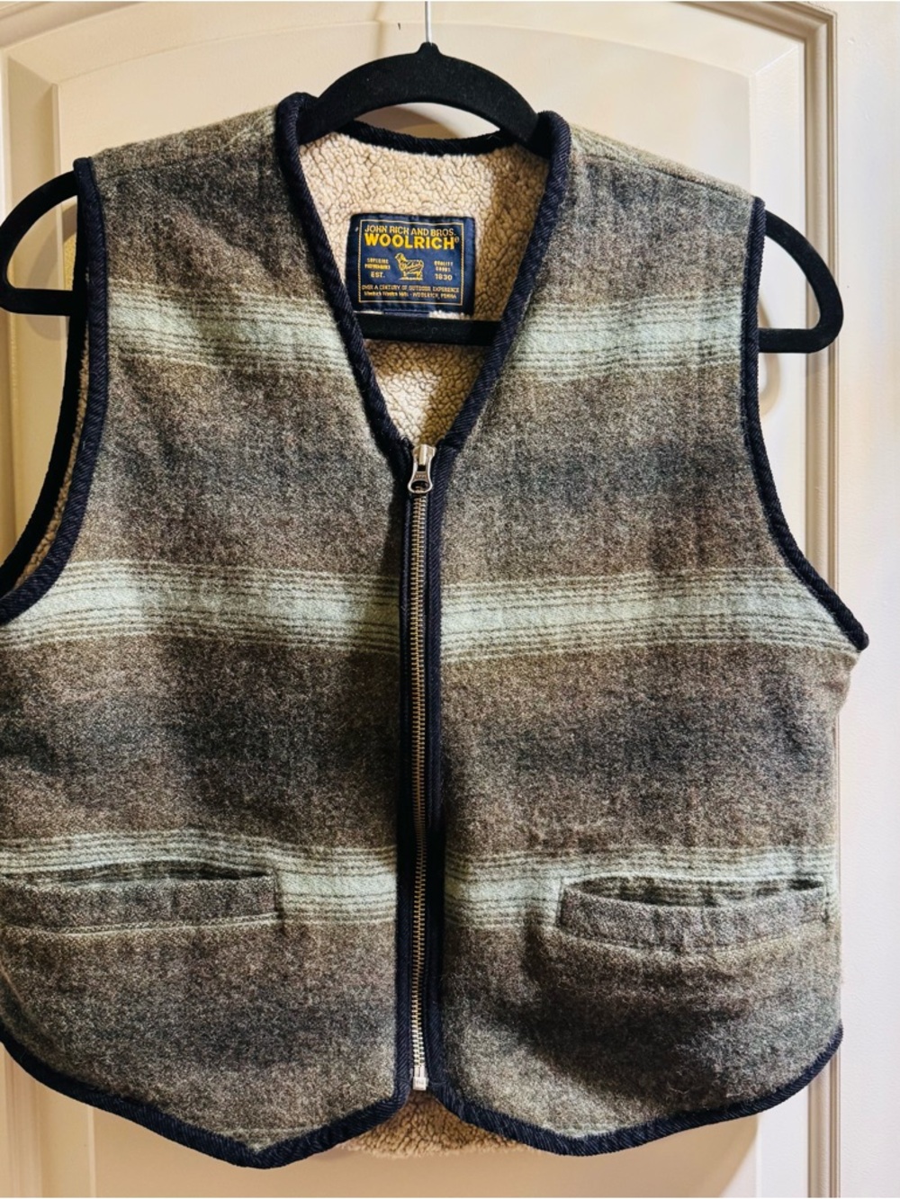 Woolrich Green Wool Sherpa-lined Vest M Outdoorsy Chic